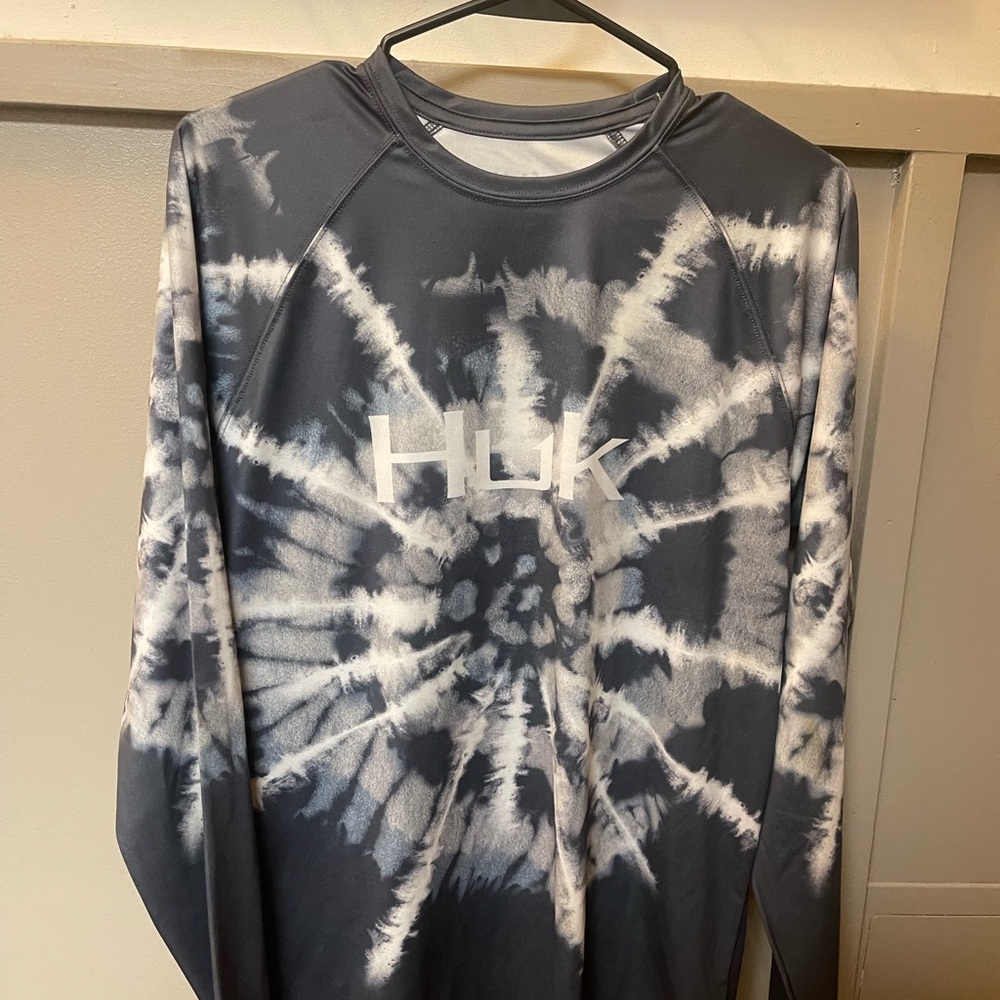 Huk men’s long sleeve tye dye shirt